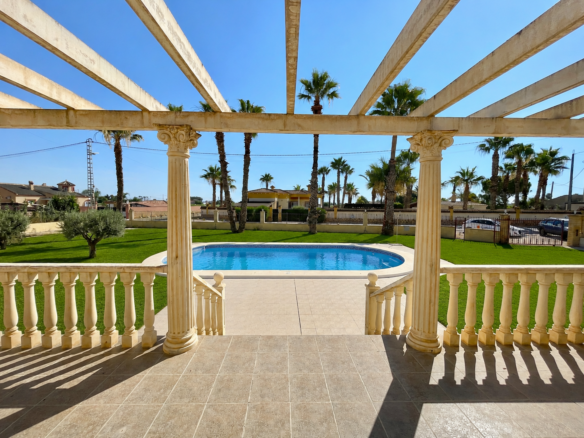 Villa for sale in Catral