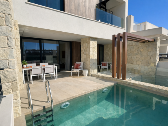 Town House in Dolores – YC420607