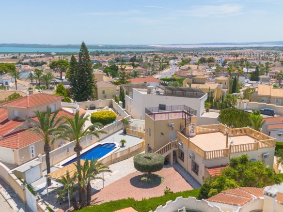 Villa in Ciudad Quesada – YC451242