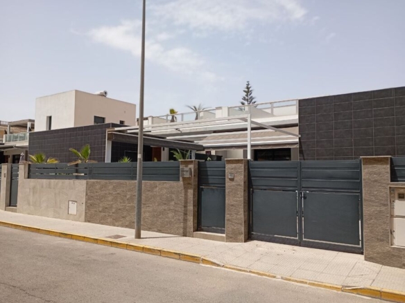 Villa in Formentera del Segura – YC451313