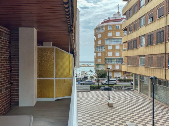 Apartment in Torrevieja – YC418073