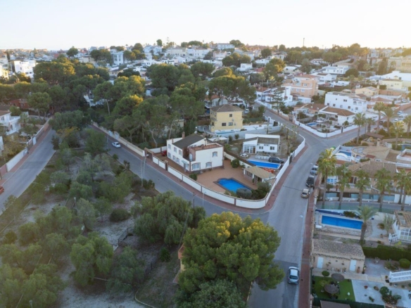Villa in Torrevieja – YC417596
