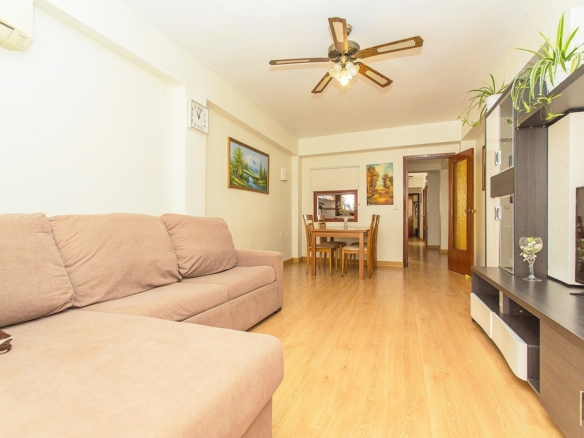 Apartment in Torrevieja – YC416299