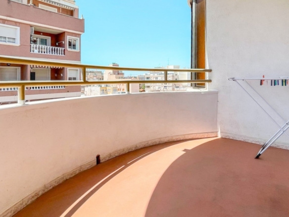 Apartment in Torrevieja – YC415946