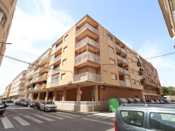 Apartment in Torrevieja – YC415847