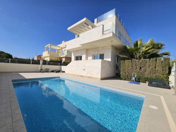 Villa in La Zenia – YC418472