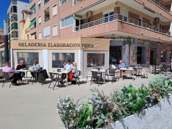 Commercial in La Mata – YC420694