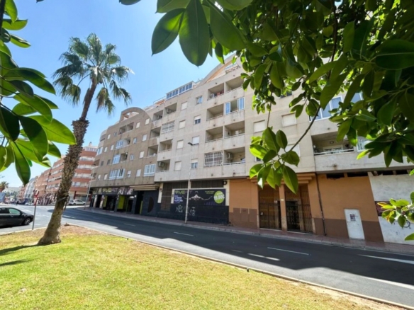 Apartment in Torrevieja – YC414593
