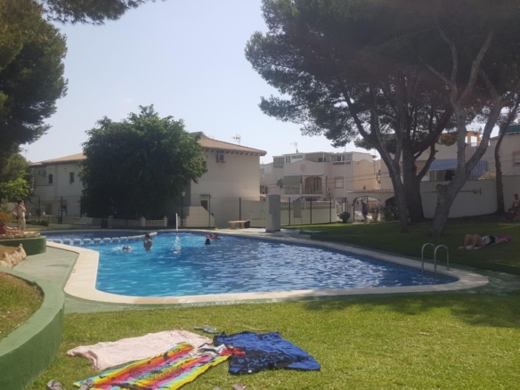 Bungalow in Torrevieja – YC415523