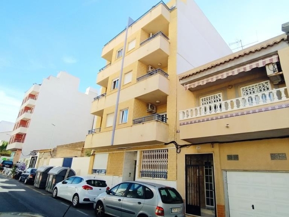 Apartment in Torrevieja – YC415138