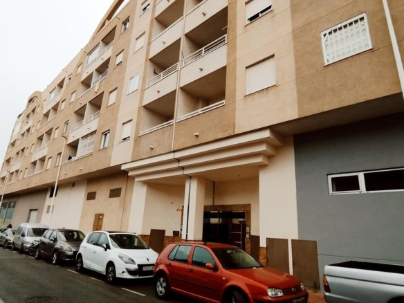 Apartment in Torrevieja – YC417232