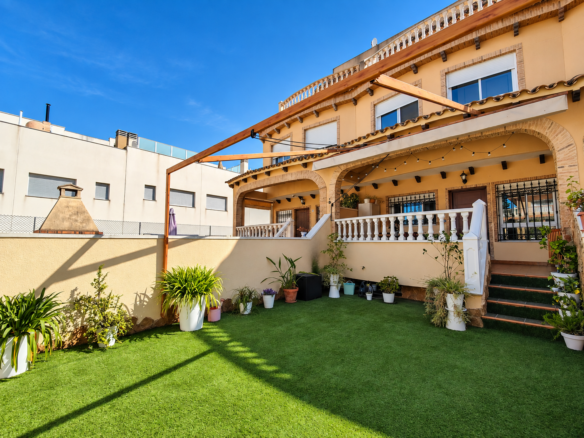 Town House in Guardamar del Segura – YC415082