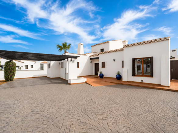 Villa in El Valle Golf Resort – YC465914