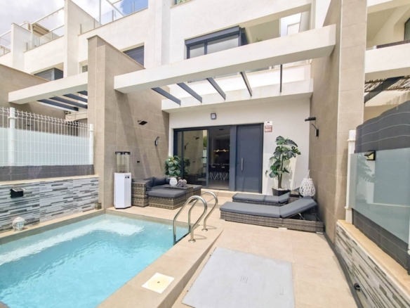 Villa in Villamartin – YC466191