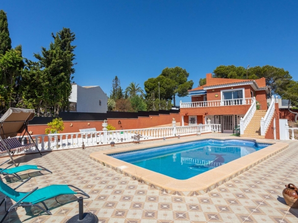 Villa in Torrevieja – YC466310