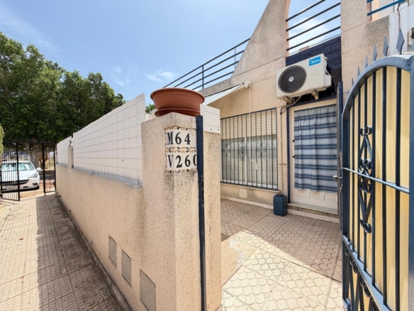 Town House in Torrevieja – YC473226