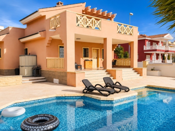 Villa in Ciudad Quesada – YC473310