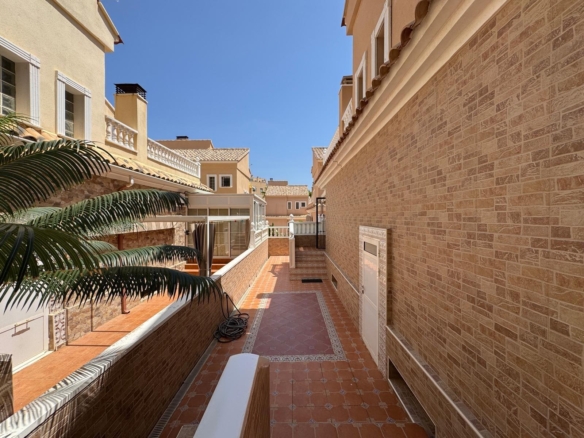 Town House in Guardamar del Segura – YC473794