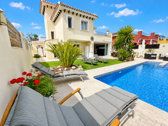 Villa in Mar Menor Golf Resort – YC474841