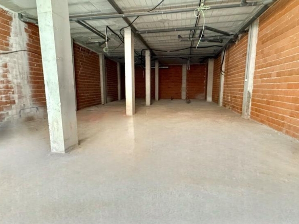 Commercial in Torrevieja – YC474960