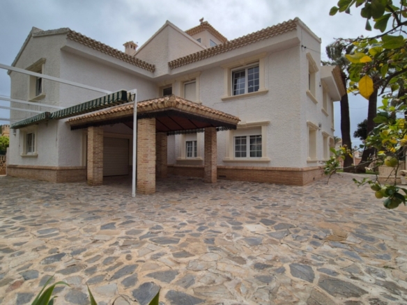 Villa in Orihuela – YC475180