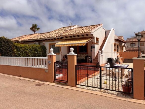 Semi Detached in Lomas de Caboroig – YC482979