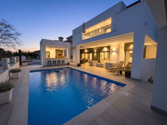 Villa in Mar Menor Golf Resort – YC483009