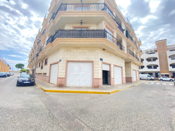 Commercial in Formentera del Segura – YC487122