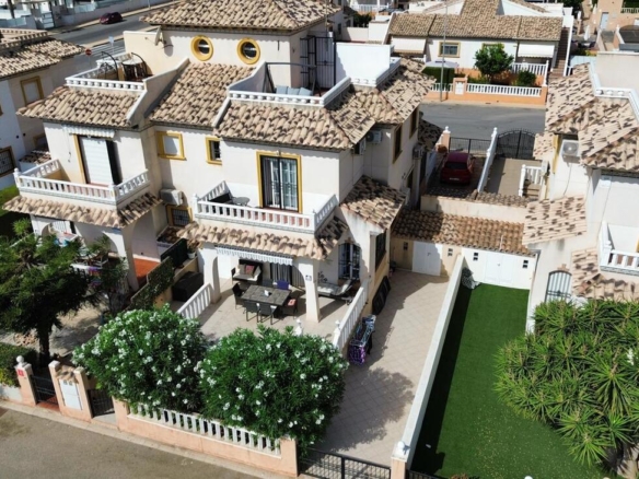 Quad Villa in Lomas de Caboroig – YC490743