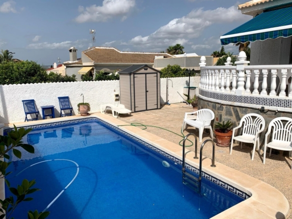 Semi Detached in Torrevieja – YC487422