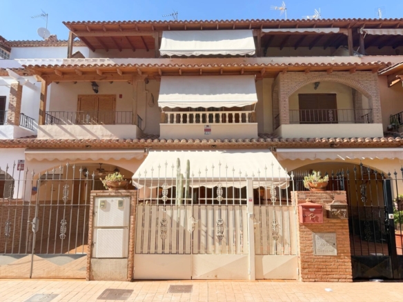 Town House in Los Alcazares – YC491518