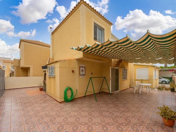 Villa in Torrevieja – YC491092