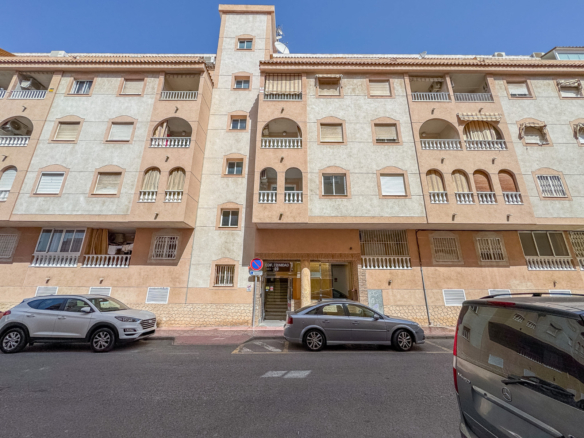 Apartment in Torrevieja – YC492532