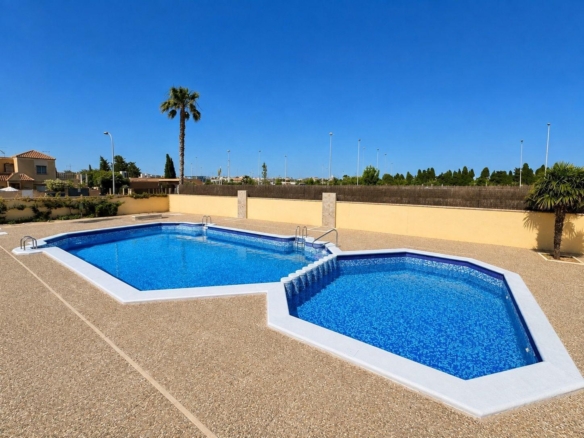 Bungalow in Torrevieja – YC492574