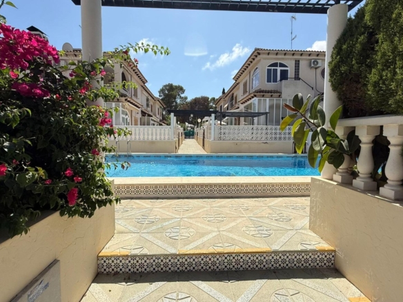 Bungalow in Torrevieja – YC493695