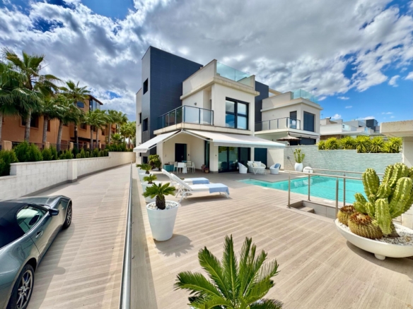 Villa in San Miguel de Salinas – YC494535