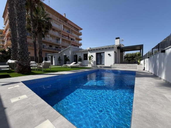 Villa in Torrevieja – YC494753
