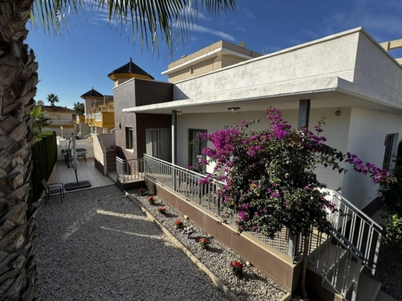 Villa in Ciudad Quesada – YC473959