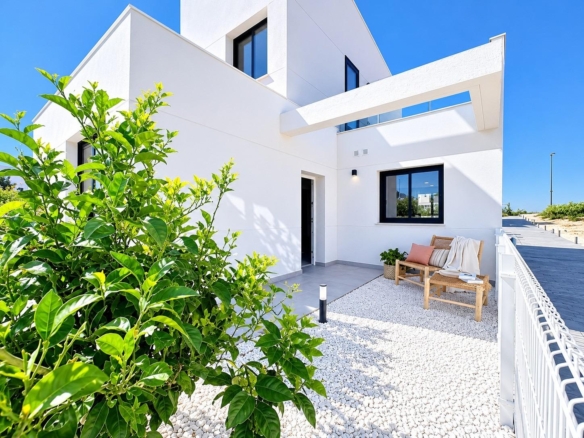 New Build Key Ready Townhouses and Semi Detached Villas in Altaona Golf Resort Murcia