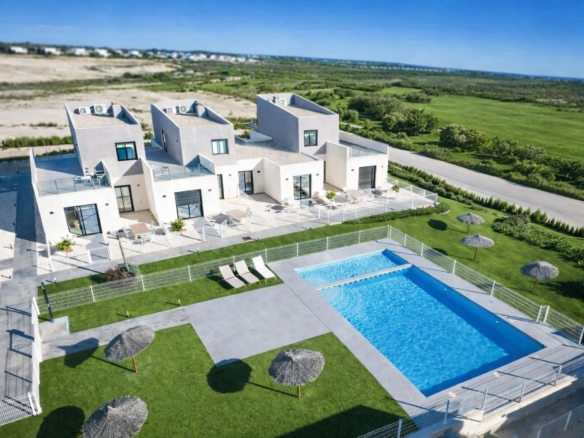New Build Key Ready Townhouses and Semi Detached Villas in Altaona Golf Resort Murcia