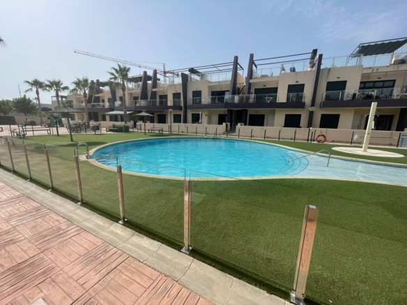 Apartment in Pilar de La Horadada – YC496157