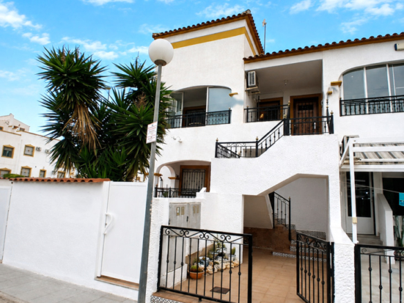 Penthouse in Vistabella Golf Entre Naranjos – YC496453