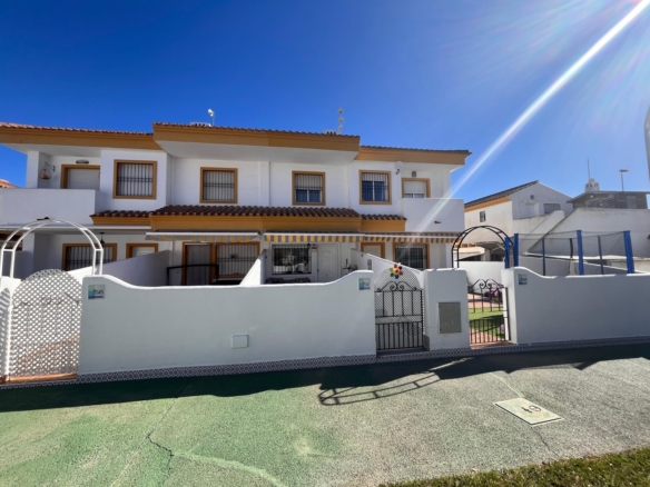 Town House in Torre de La Horadada – YC496521