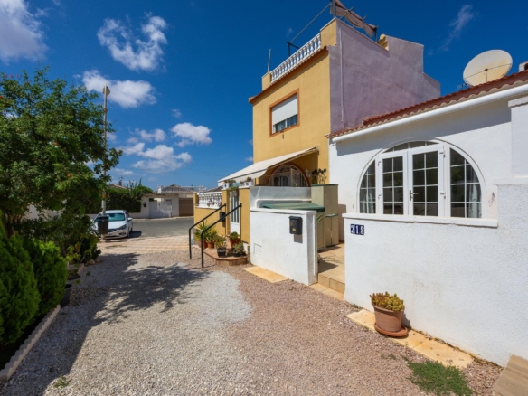 Town House in Torrevieja – YC496580