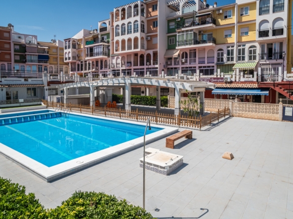 Commercial in Torrevieja – YC497145
