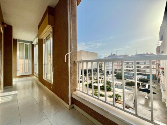 Apartment in Torrevieja – YC500996