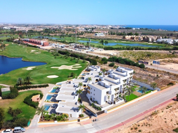 New Build Residential Complex in Los Alcázares on the Frontline of Serena Golf