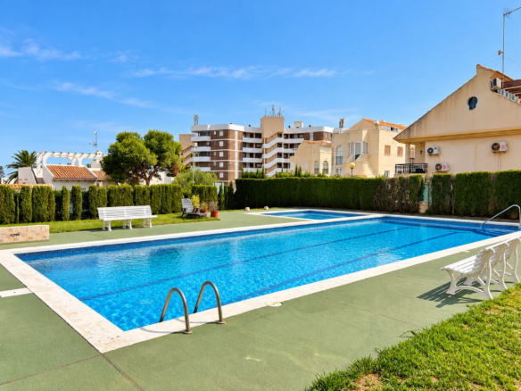 Apartment in La Zenia – YC658086