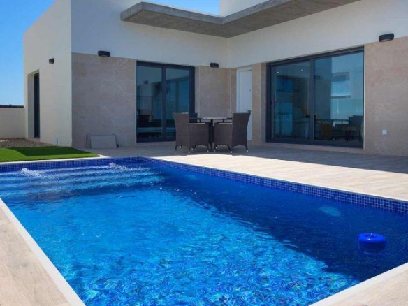 THE MEDITERRANEAN LIFESTYLE ALL ON ONE LEVEL