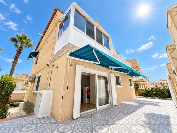 Villa in Villamartin – YC506693